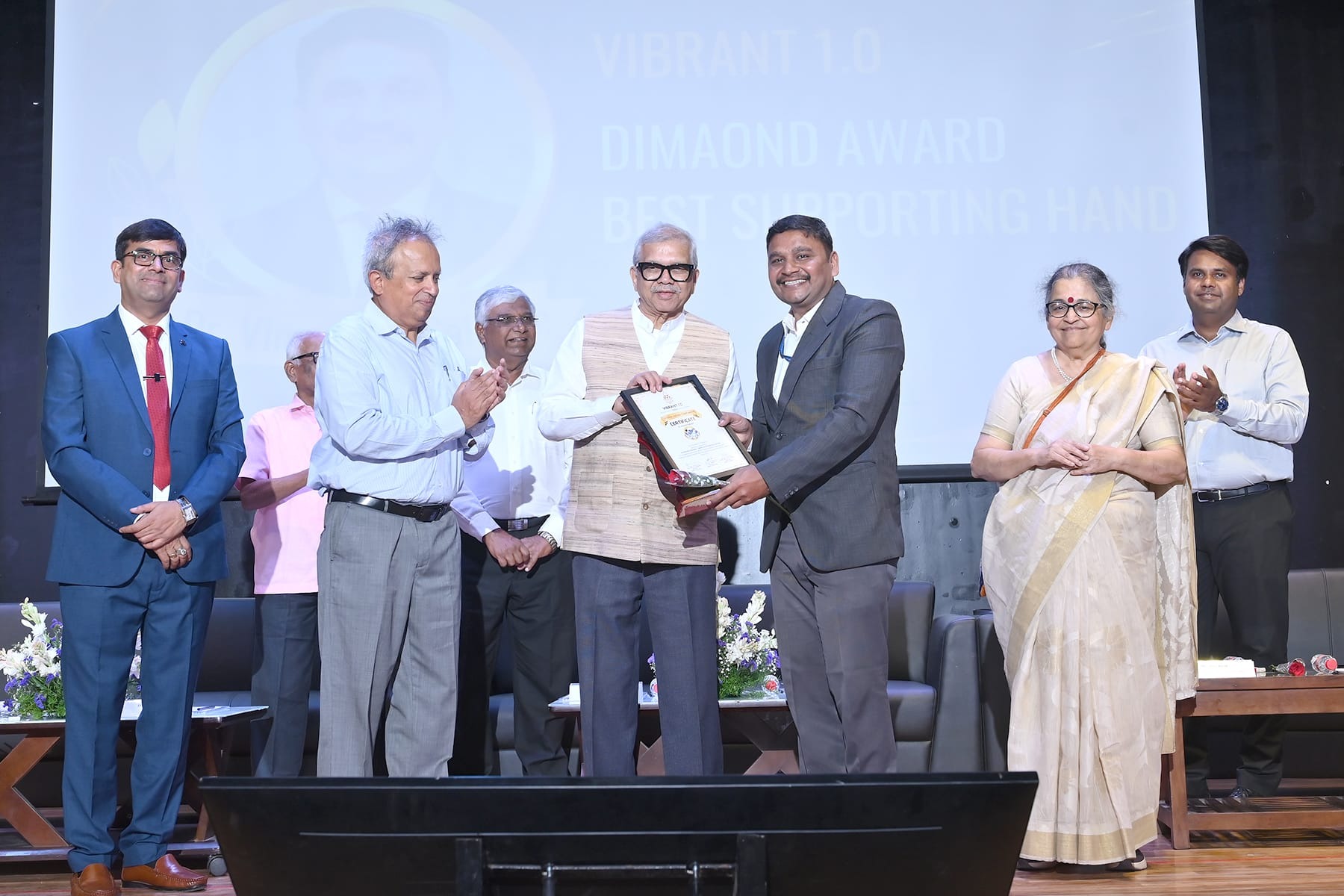 VIBRANT 1.0 - Excellence Awards