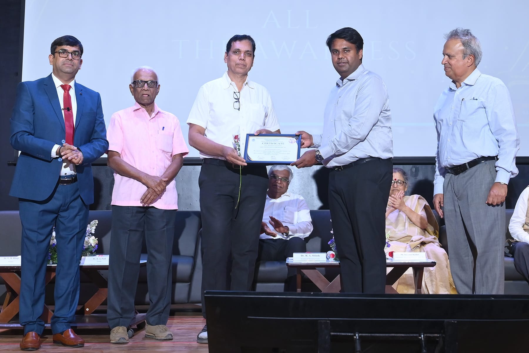 VIBRANT 1.0 - Excellence Awards